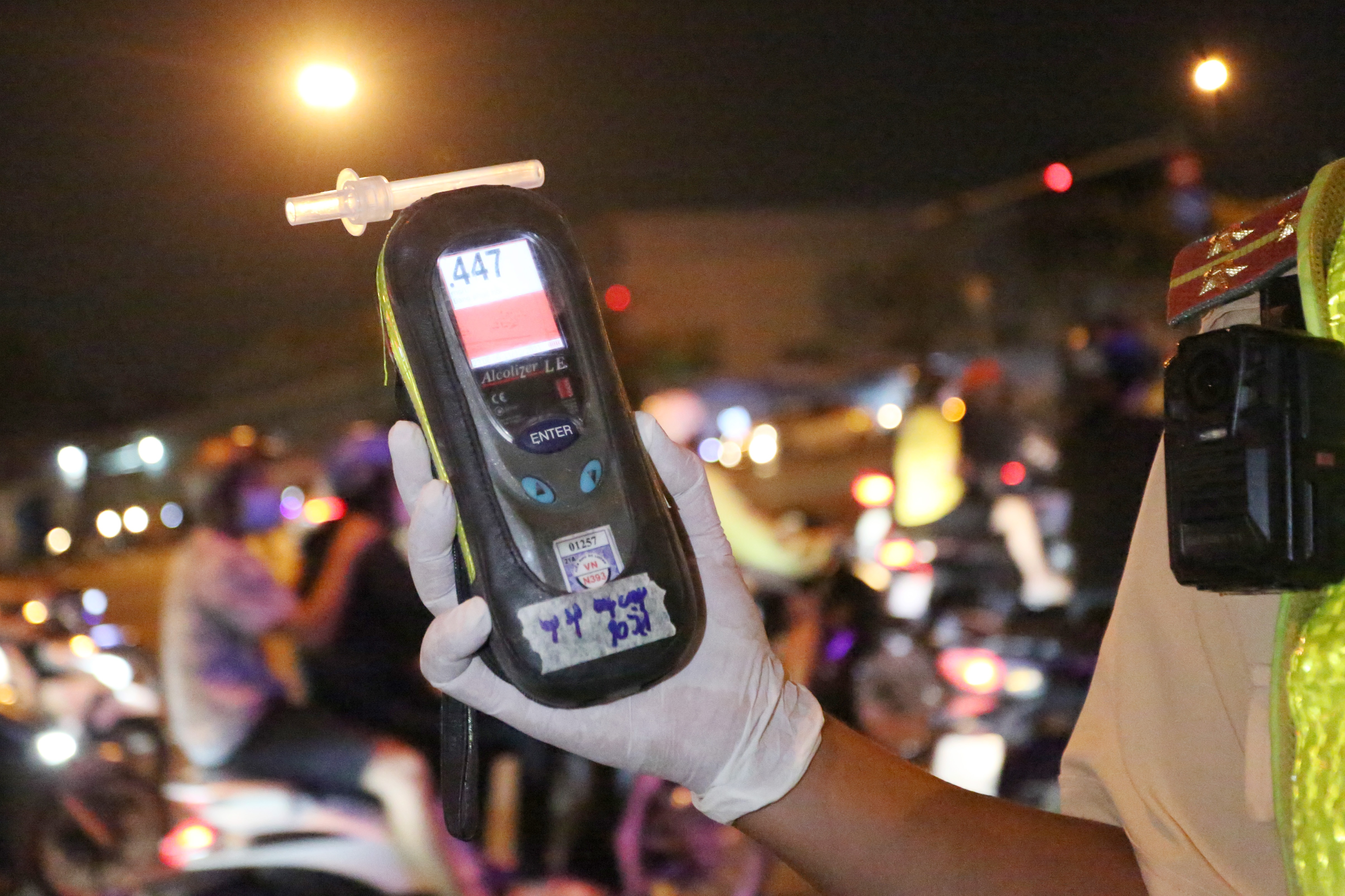 CSGT kiem tra nong do con anh 3