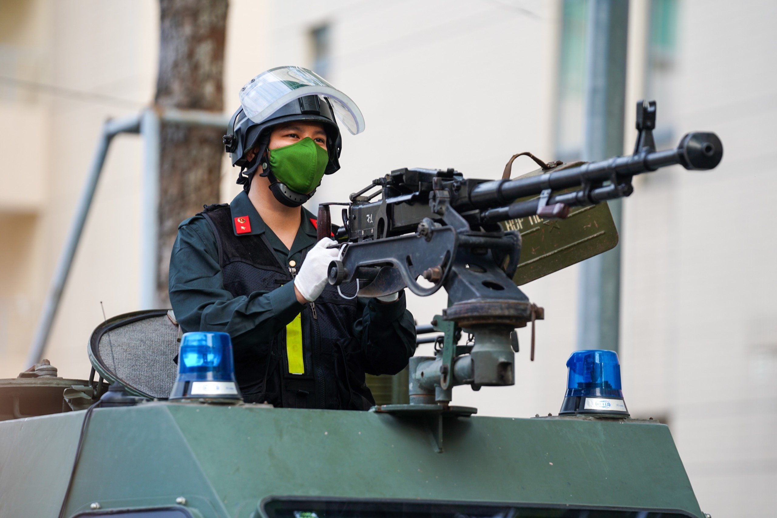 Cong an TP.HCM ra quan tran ap toi pham dip Tet Nguyen dan hinh anh