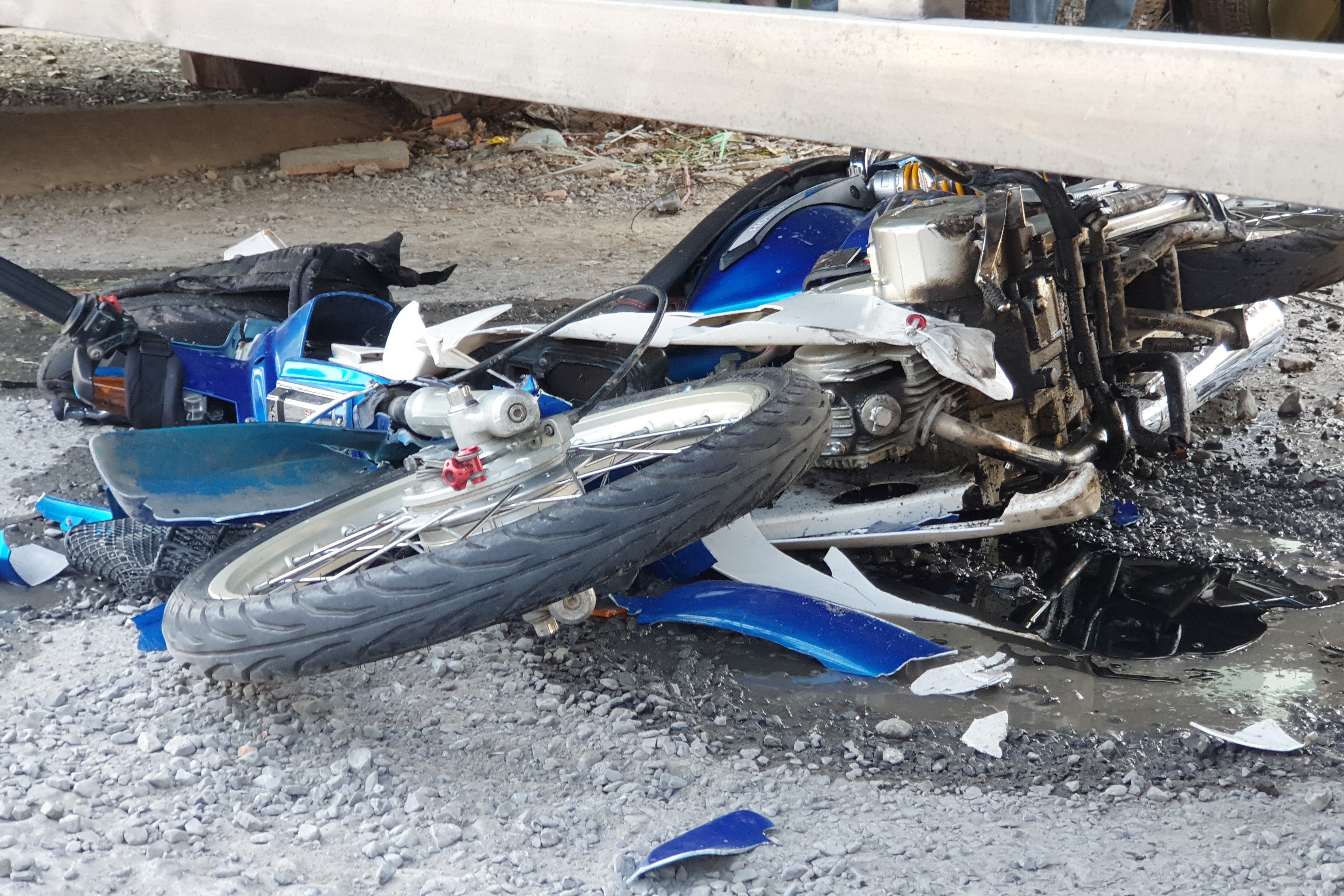 Co gai tu vong sau tai nan lien hoan o TP.HCM hinh anh