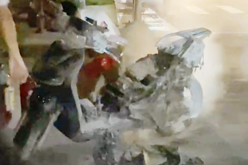 Xe may dien bi thieu rui trong chung cu hang sang o TP Thu Duc hinh anh