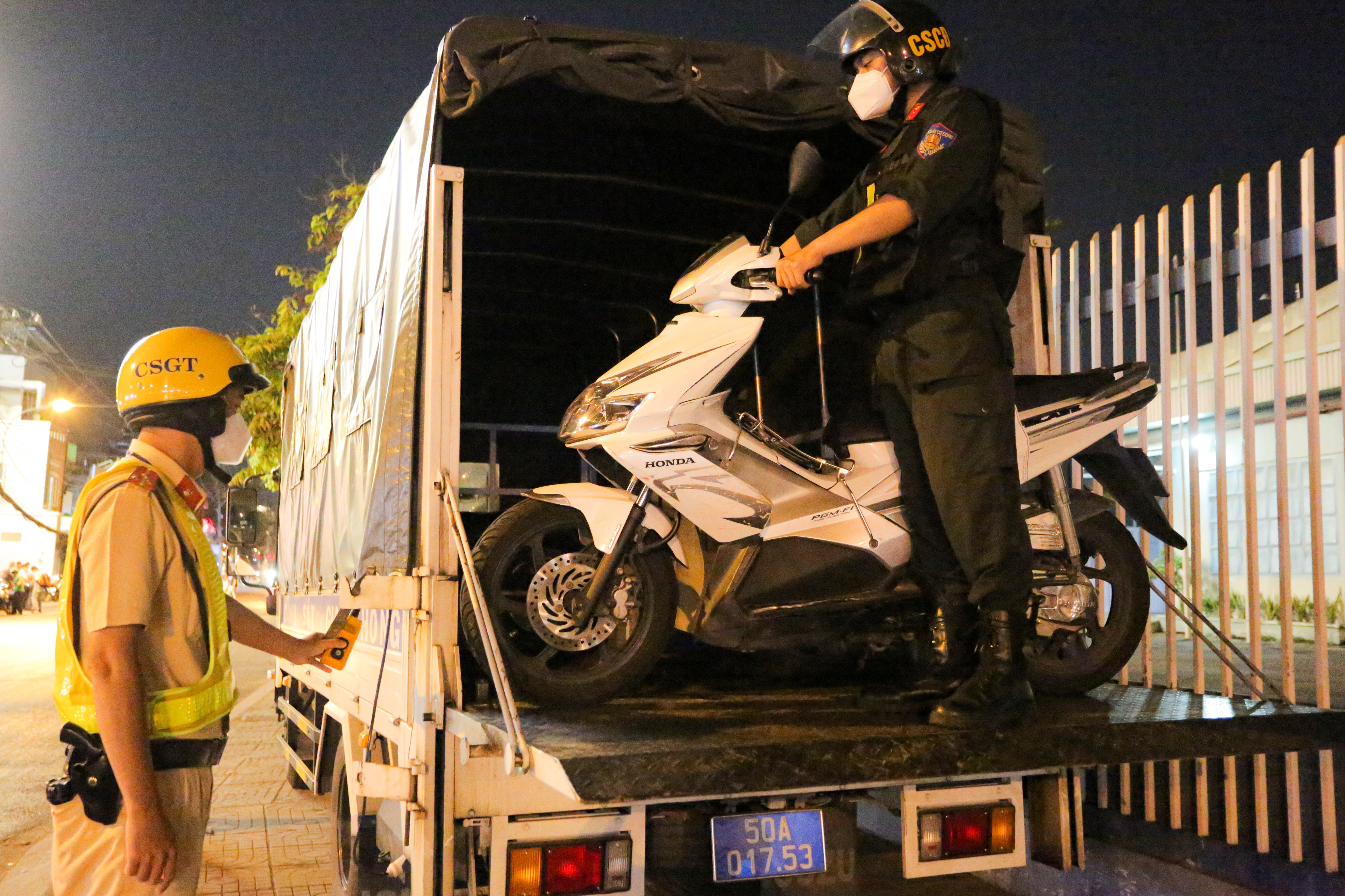 CSGT kiem tra nong do con anh 9