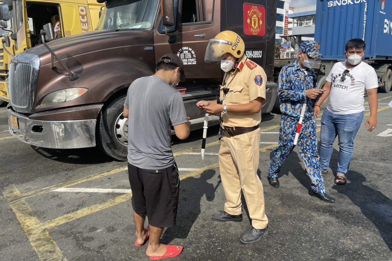 kiem tra ma tuy tai xe anh 1