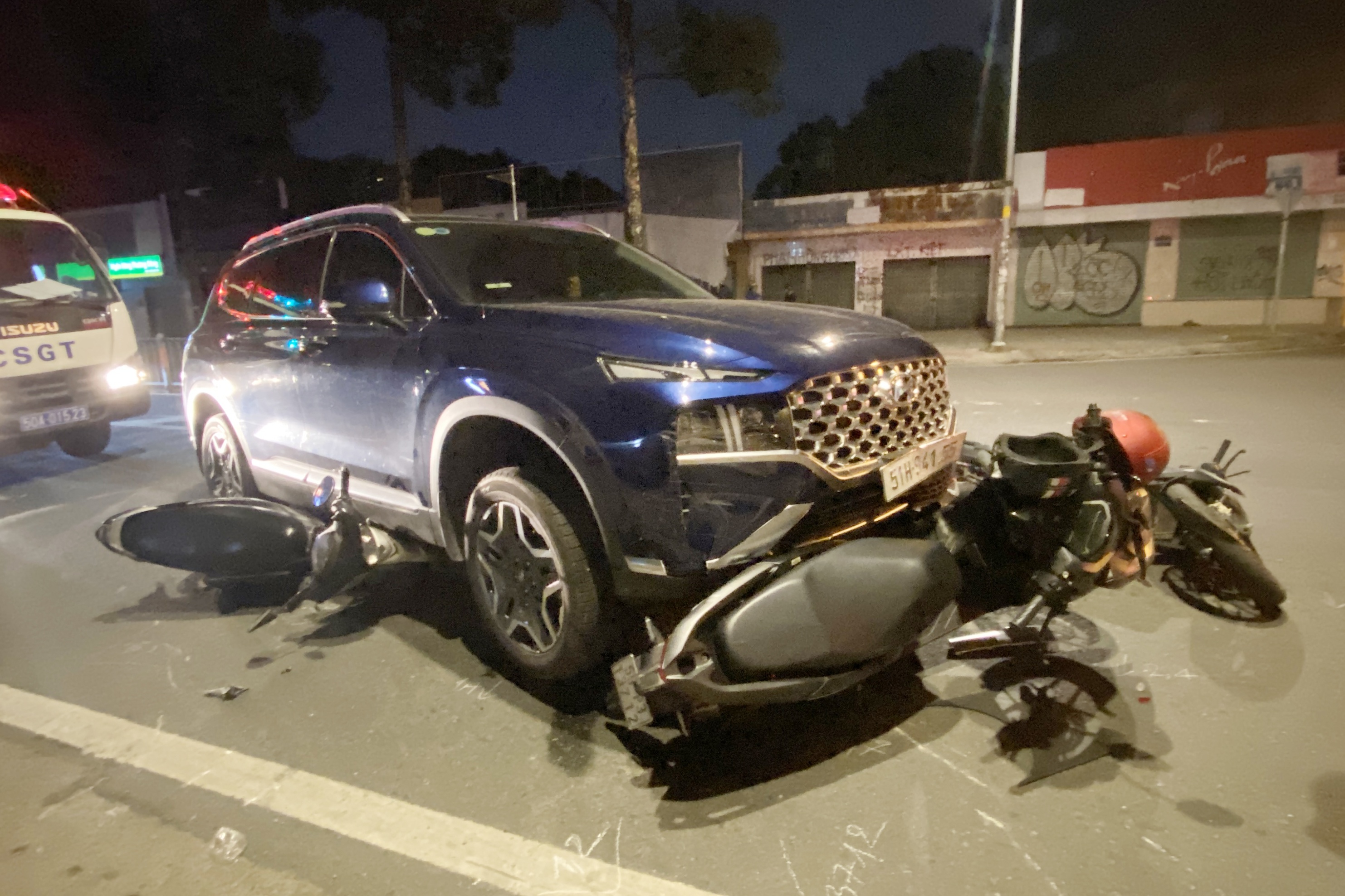 Oto 7 cho tong hang loat xe may o TP.HCM hinh anh