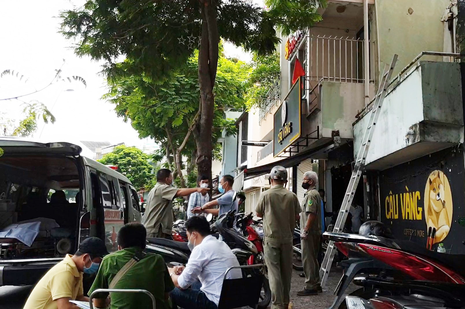 Nguoi phu nu tu vong trong can nha o TP.HCM hinh anh