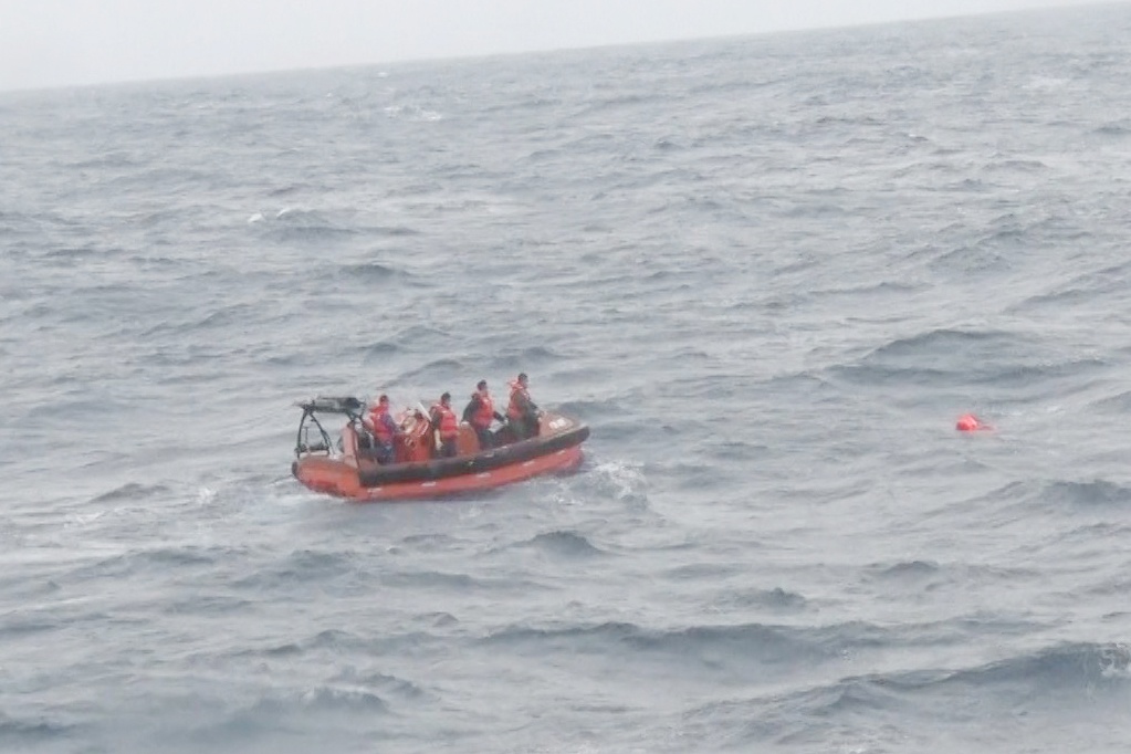 Tau cho go gap su co, nhieu thuyen vien mat tich hinh anh