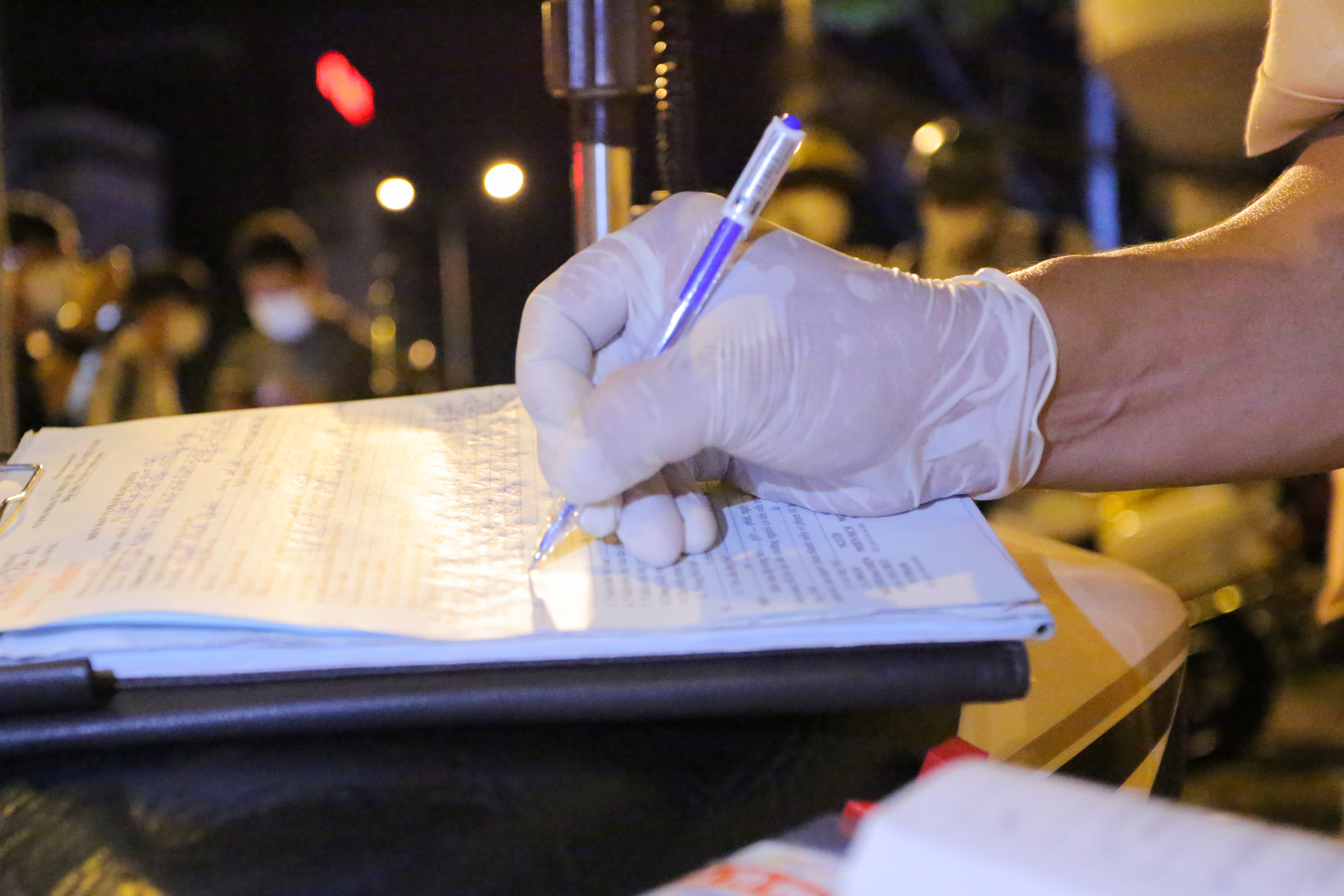 CSGT kiem tra nong do con anh 4