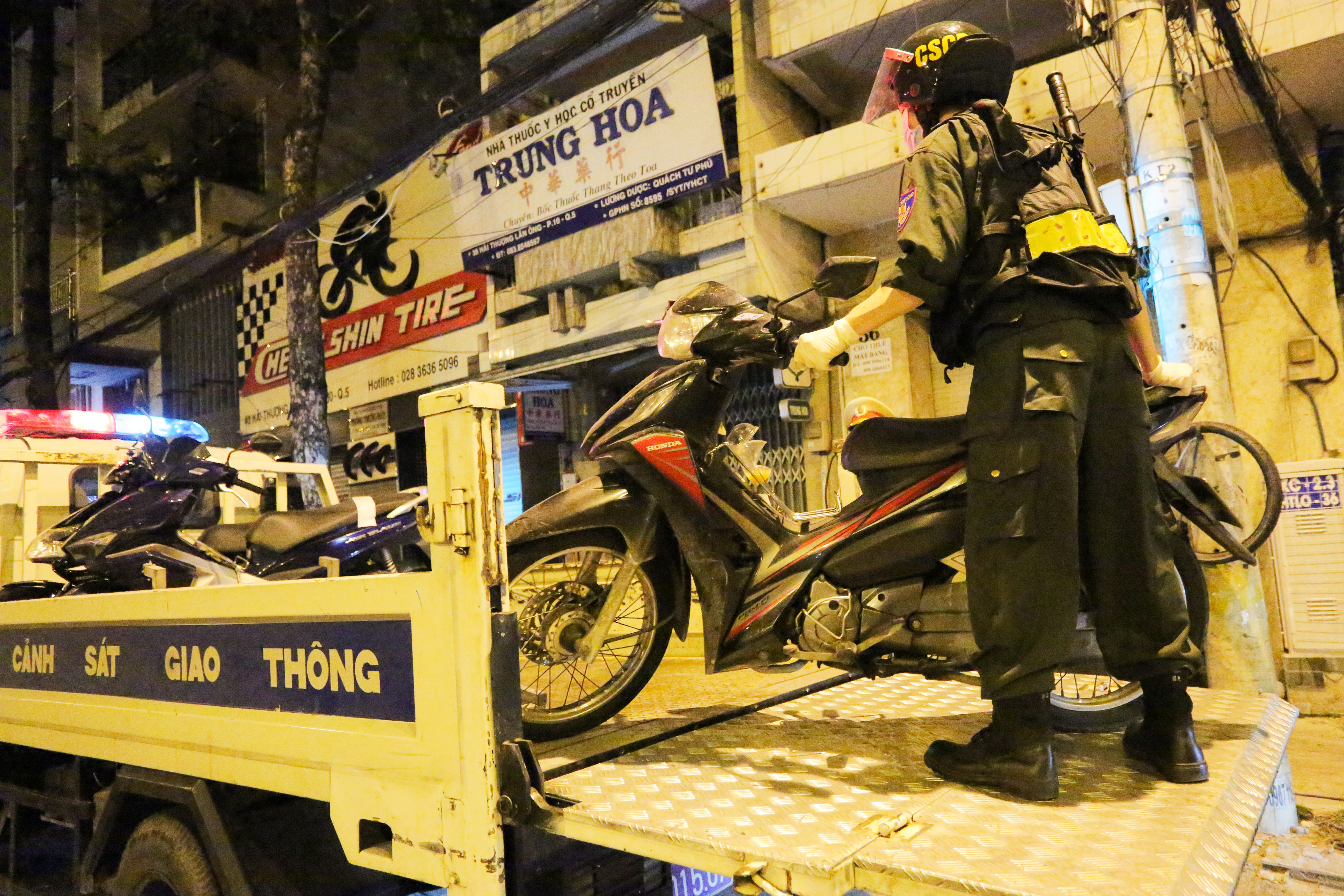 CSGT kiem tra nong do con anh 8