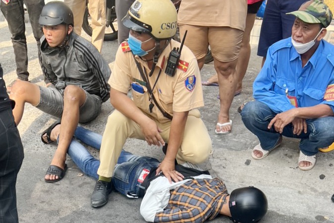 CSGT TP.HCM bat cuop anh 1