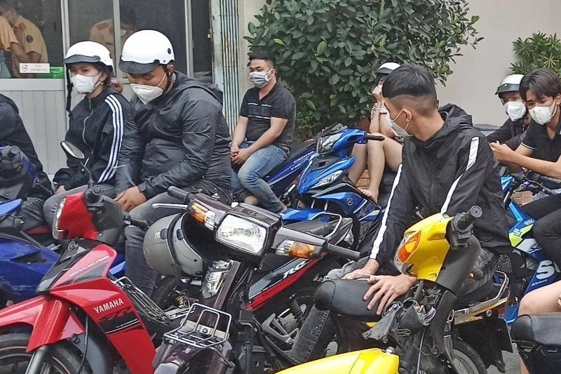 CSGT TP.HCM vay bat 28 'quai xe' dua xe o khu vuc giap ranh Dong Nai hinh anh