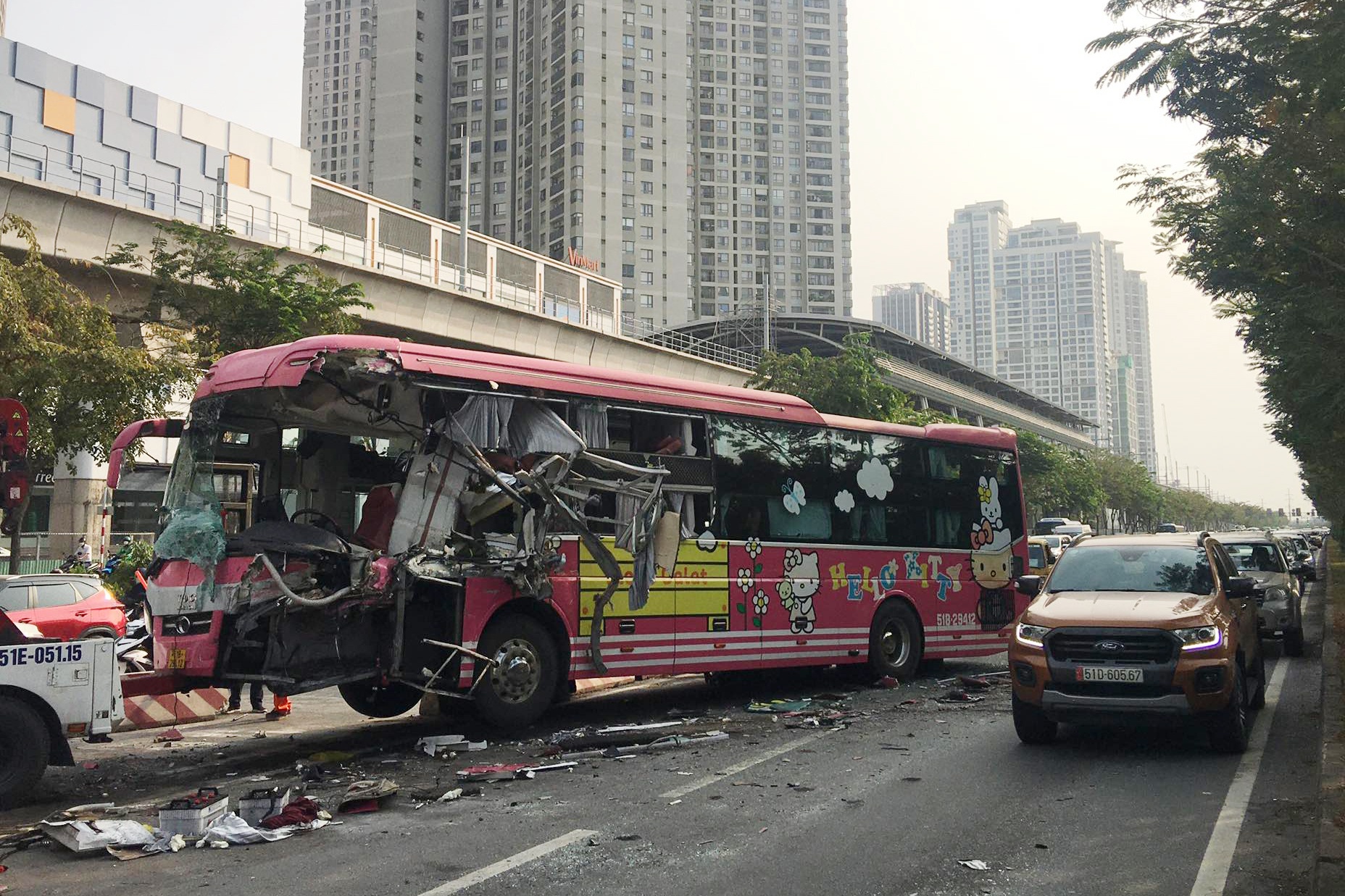 xe khach tong xe bon anh 1