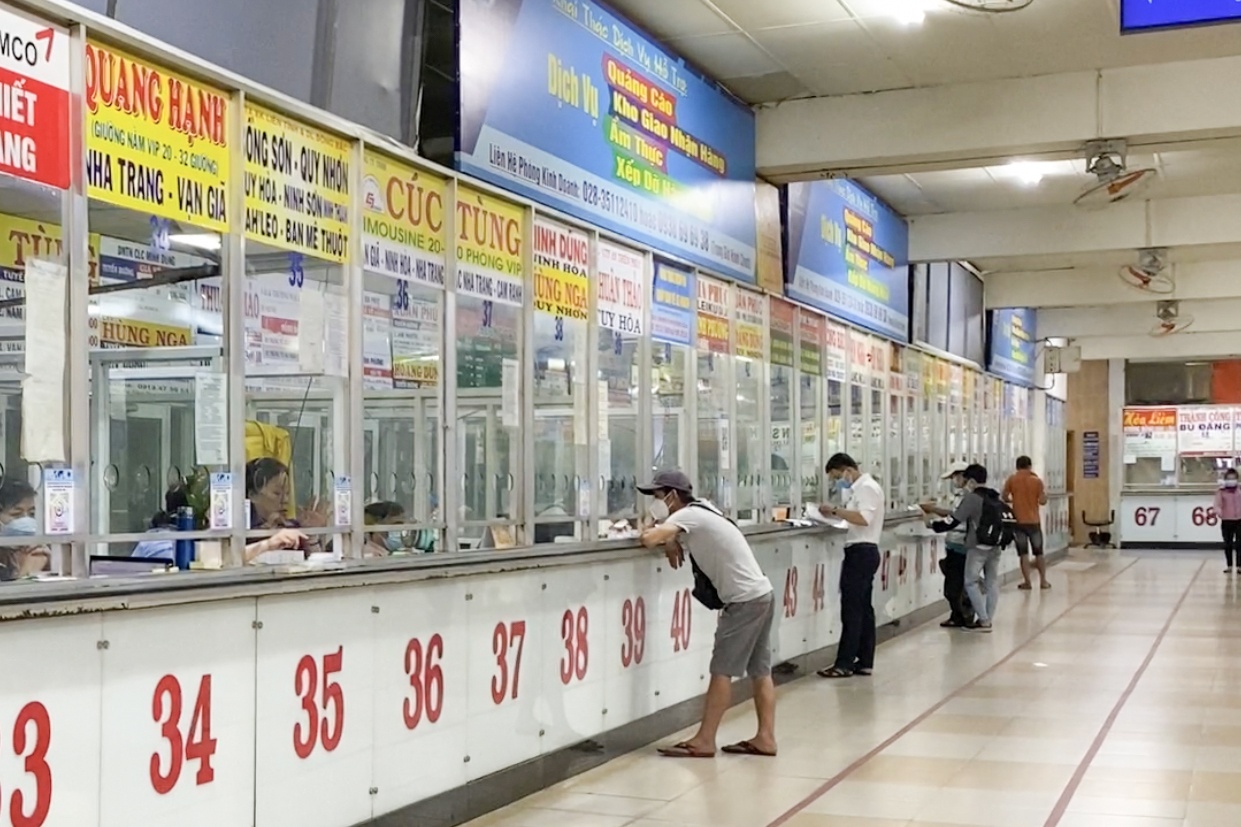 Gia nhien lieu tang cao, chu xe khach o TP.HCM than lo hinh anh