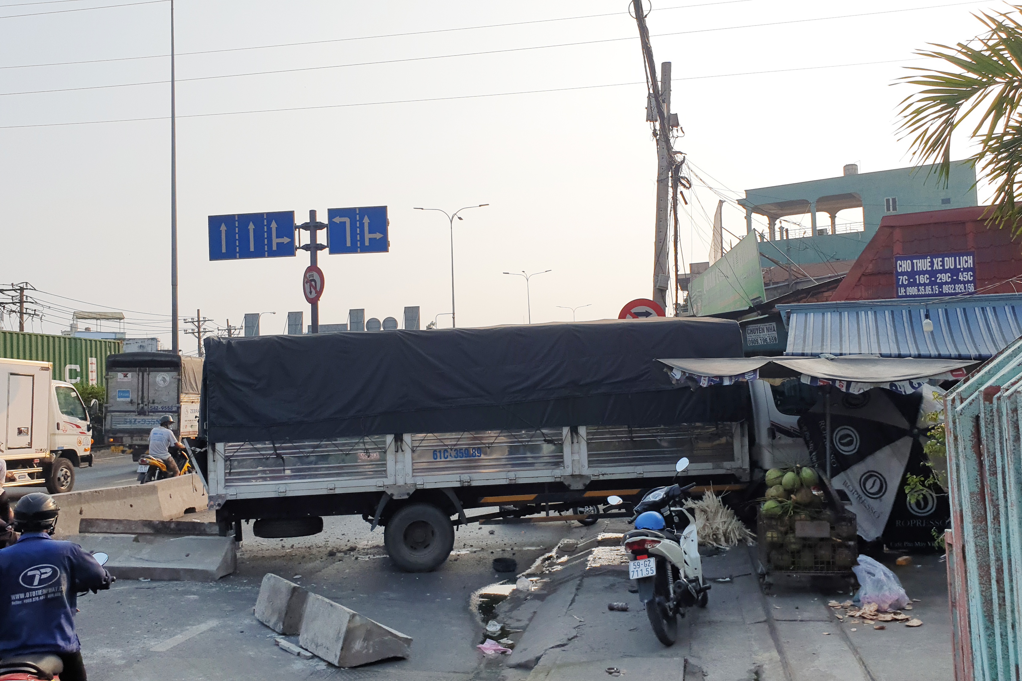 xe tai mat thang gau tai nan anh 2