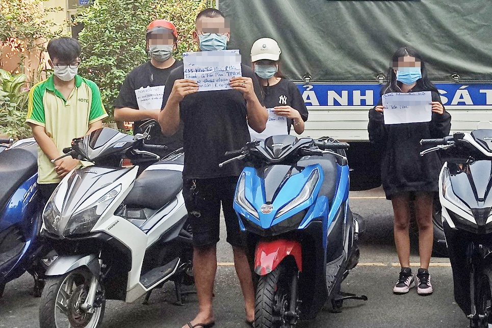 Chan nhom dua xe trai phep tu Dong Nai qua TP.HCM hinh anh