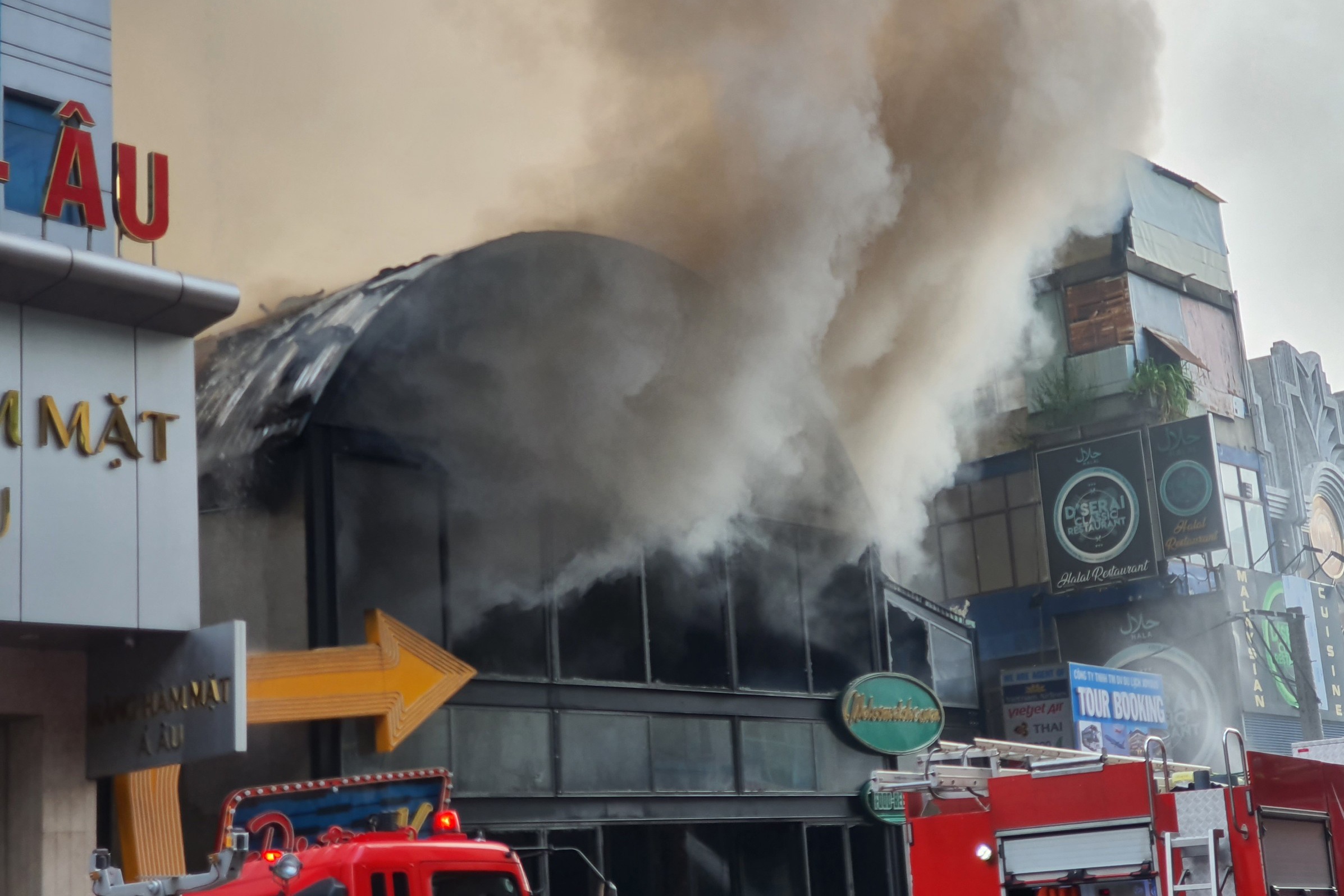 chay bar District K anh 1