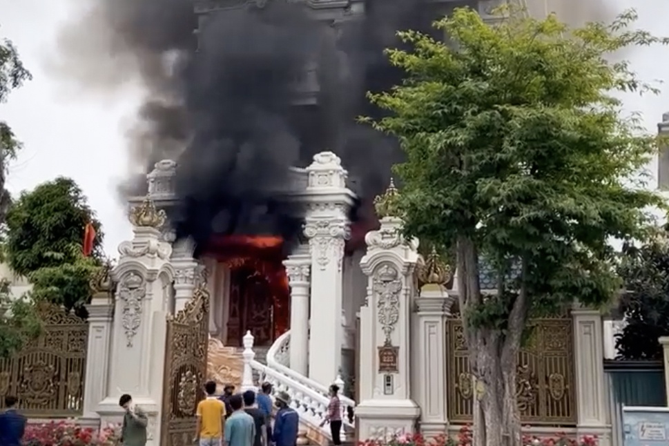 Nguoi phu nu tu vong trong can biet thu boc chay o Quang Ninh hinh anh