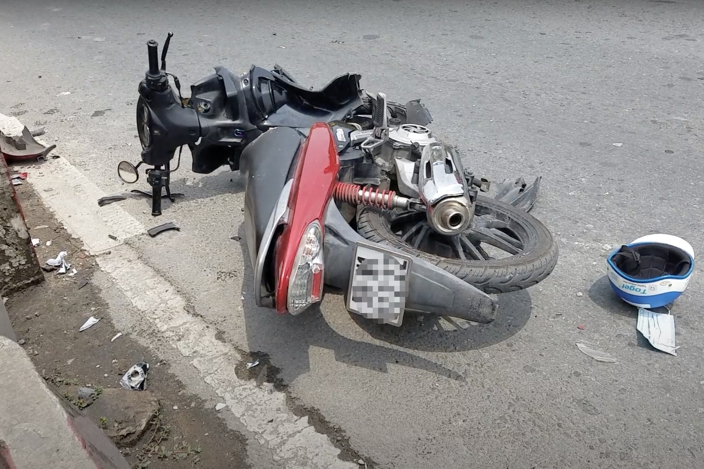 Quoc lo 1 un tac 2 km sau tai nan o TP.HCM hinh anh