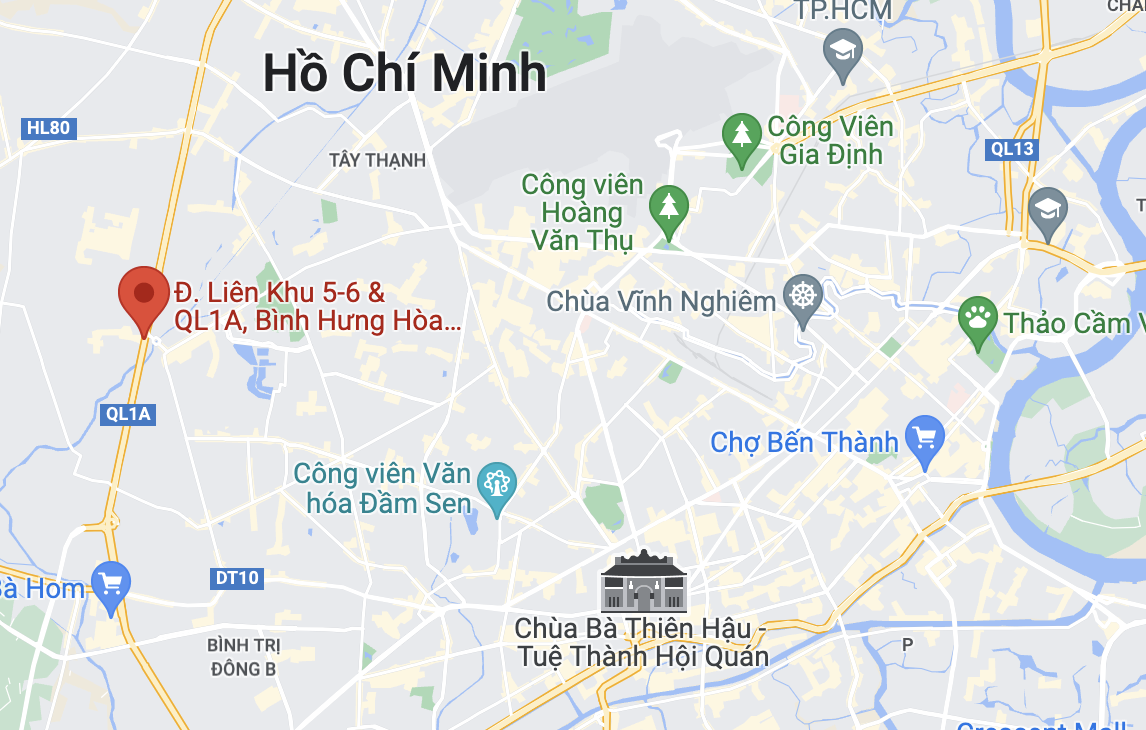 oto lao vao cay xang anh 3