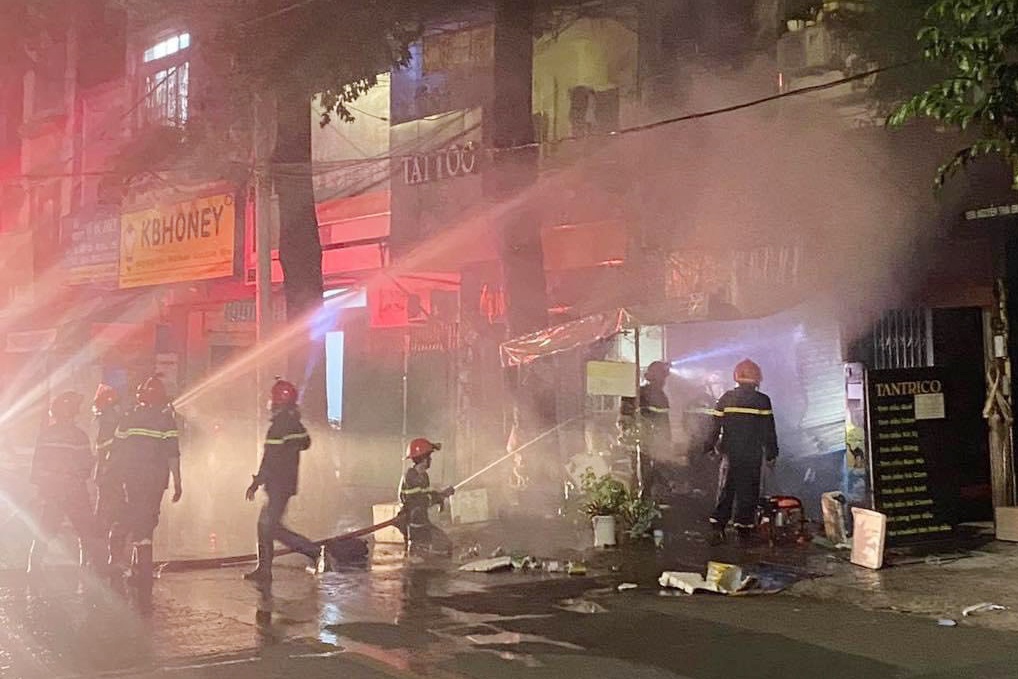 Chay nha o TP.HCM, 2 nguoi thoat chet hinh anh