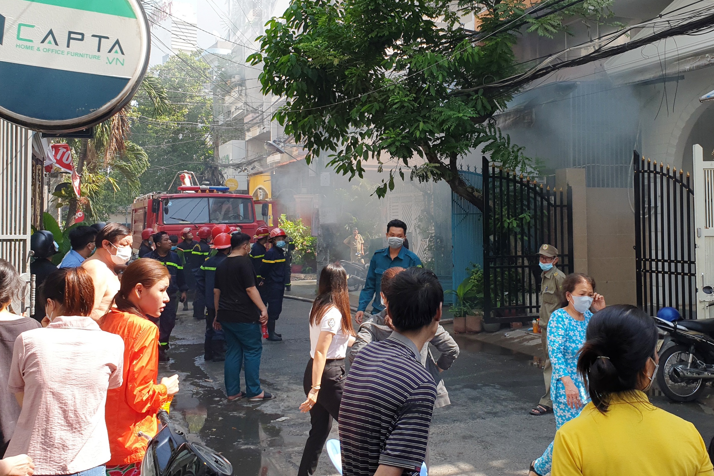 6 nguoi mac ket trong can nha bi chay anh 1