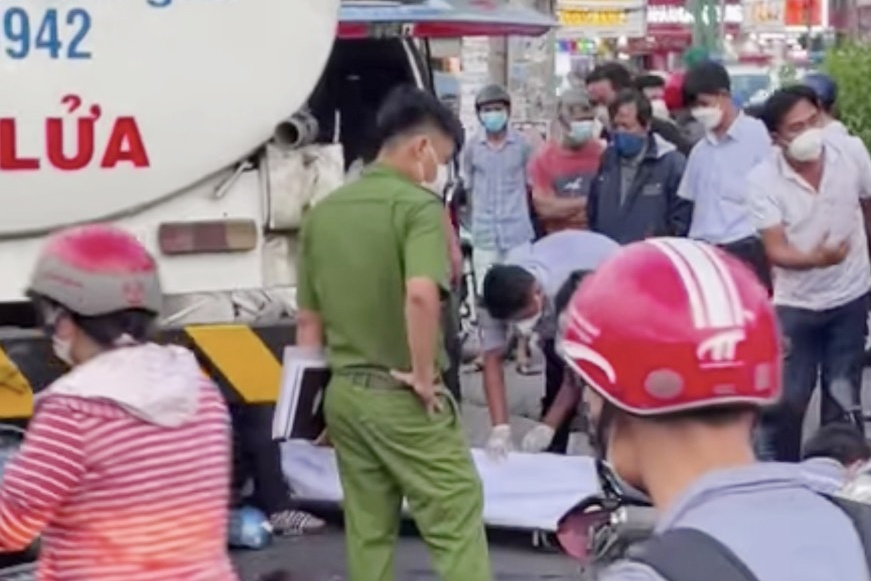 xe bon can chet nguoi o TP.HCM anh 1