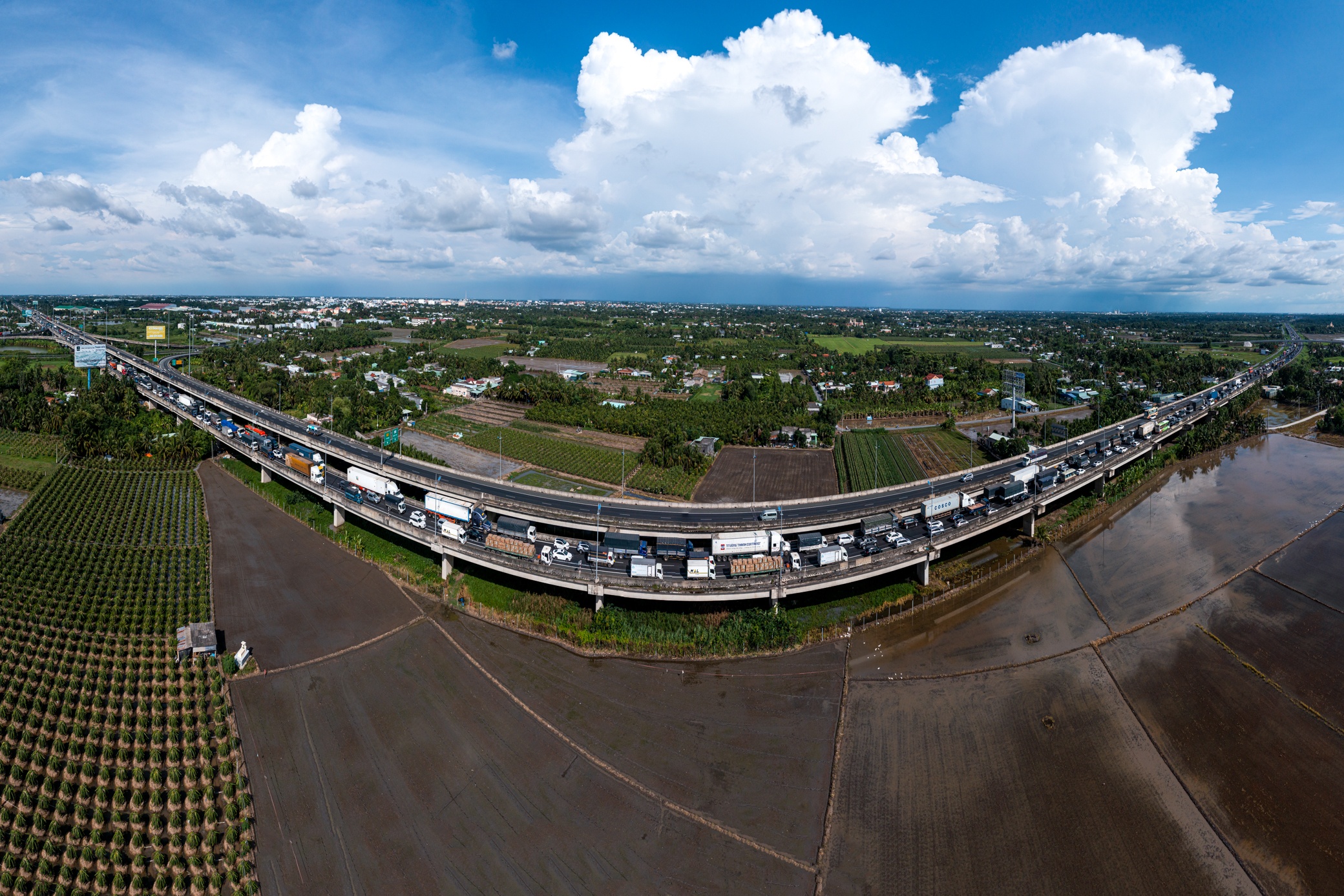 chay xe tai cho nhot anh 9