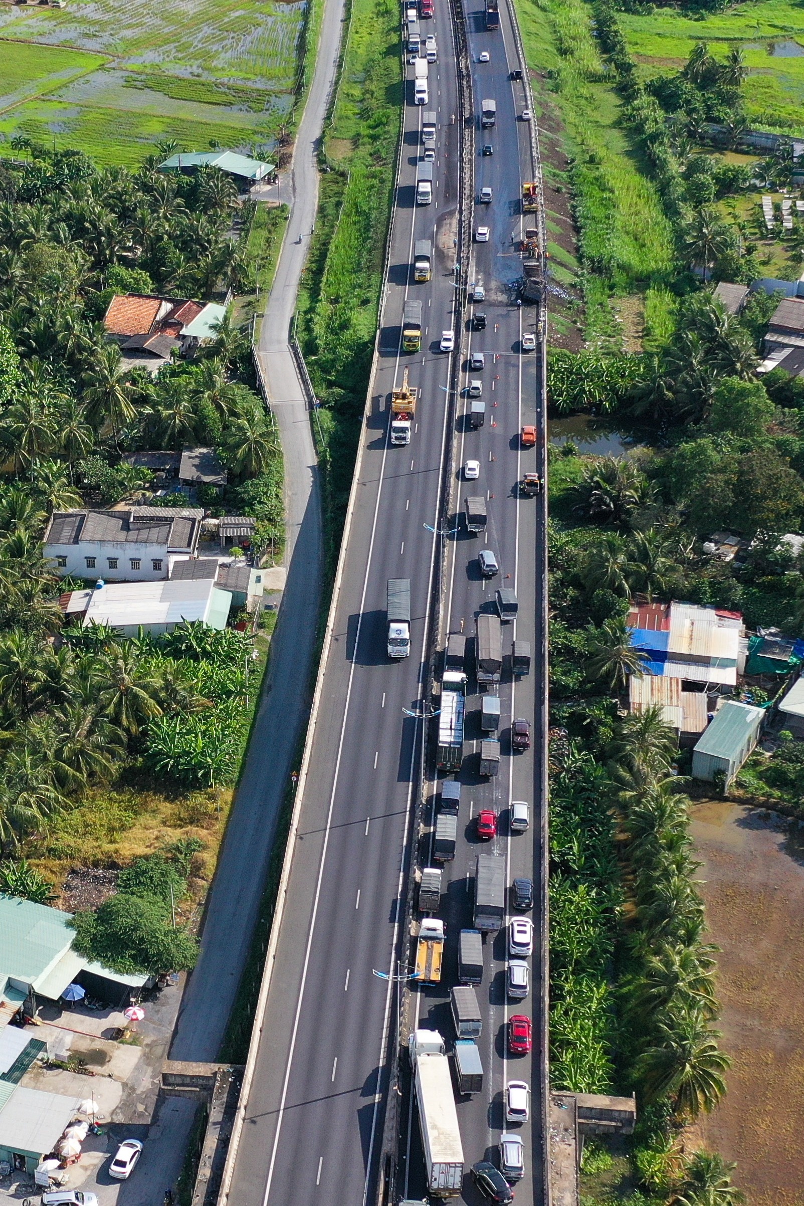 chay xe tai cho nhot anh 7