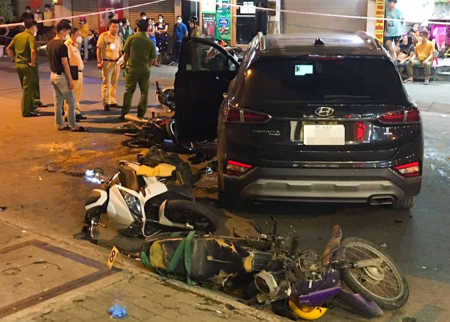 Nhan chung ke khoanh khac oto tong hang loat xe may o TP Thu Duc hinh anh