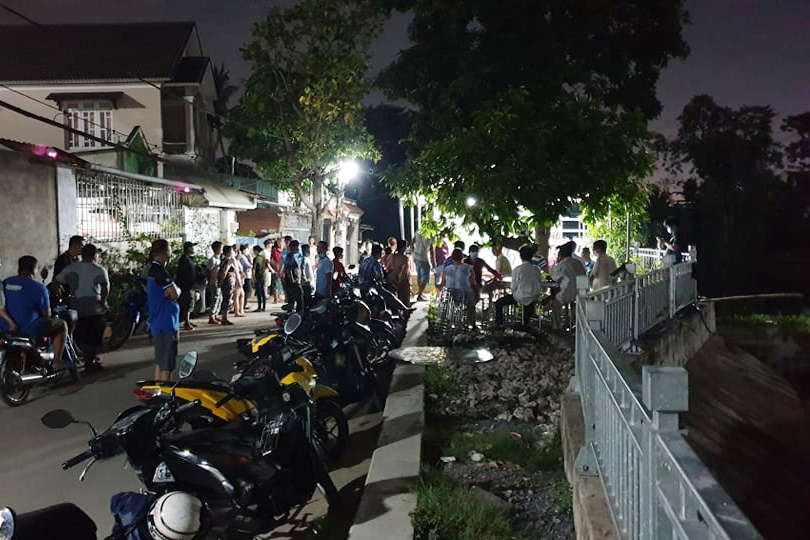 anh em ruot chet duoi anh 1