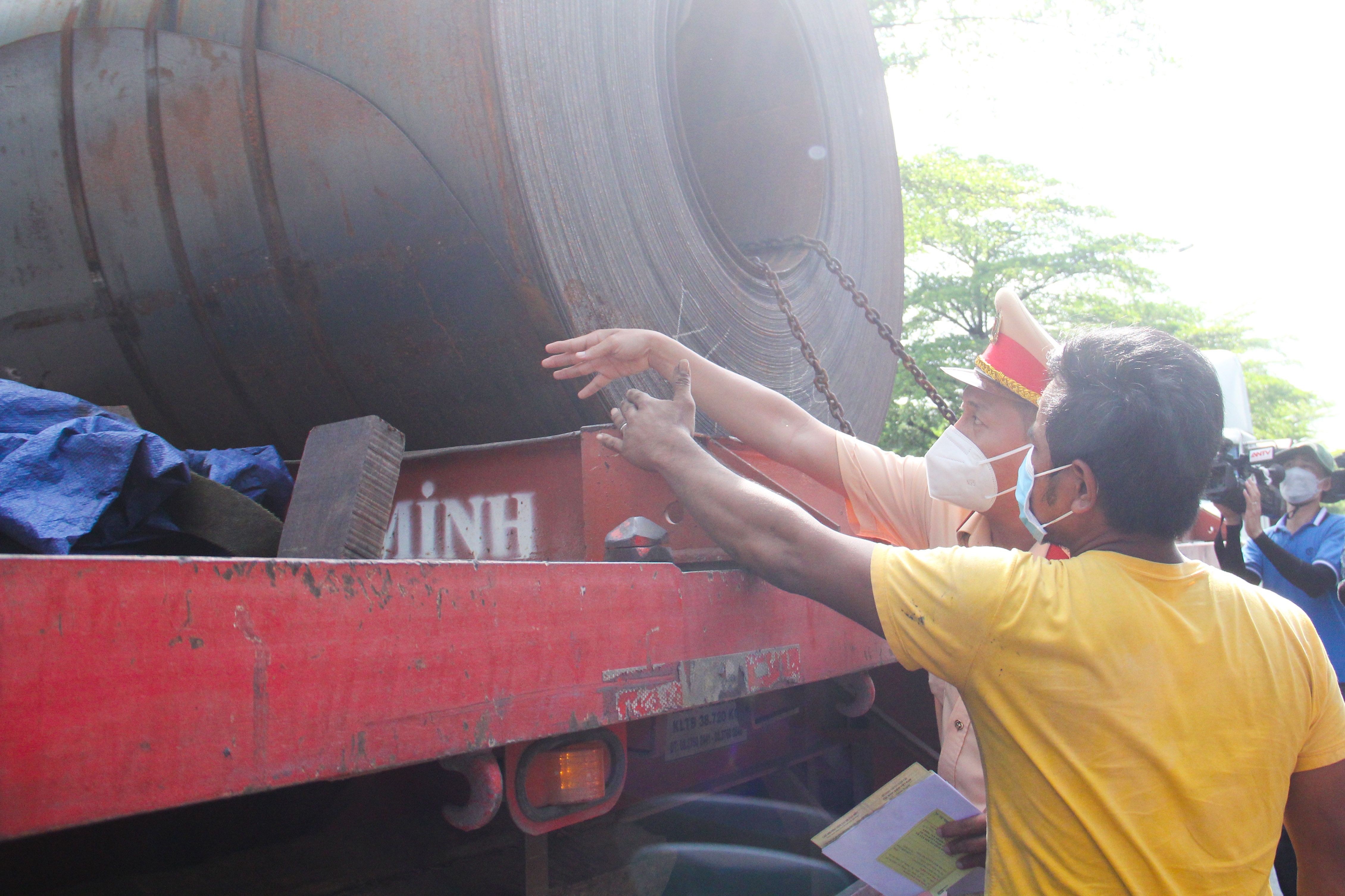 Xu phat xe cho cuon thep anh 2