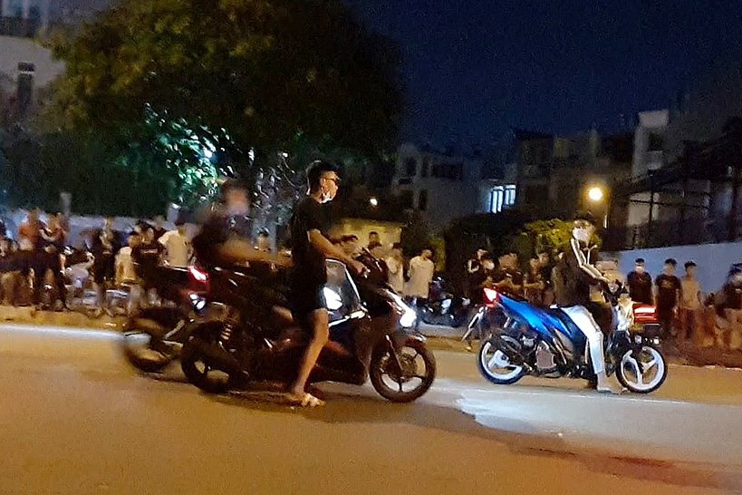 dua xe o quan 12 anh 1