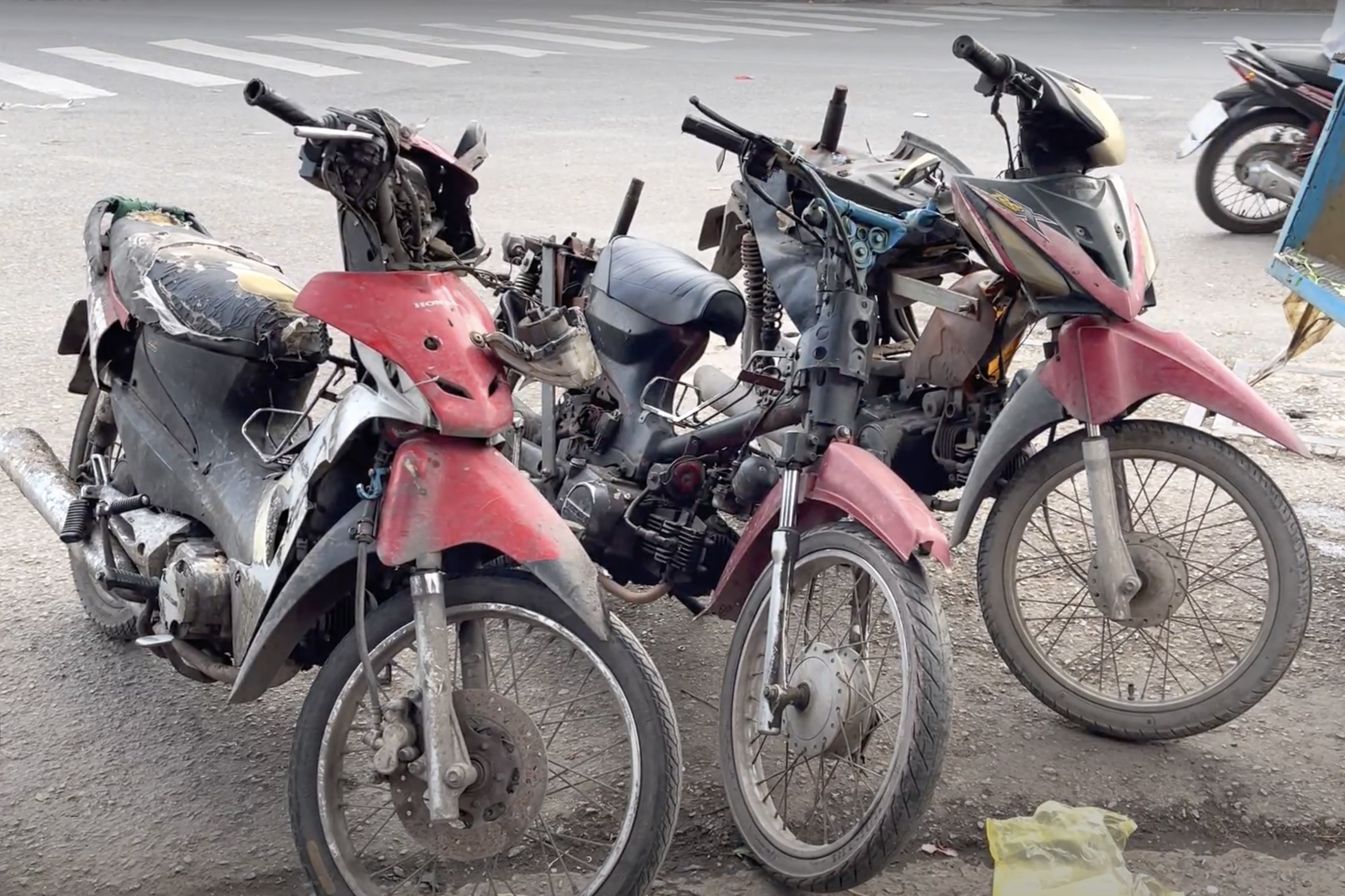 CSGT xu ly xe mu anh 2