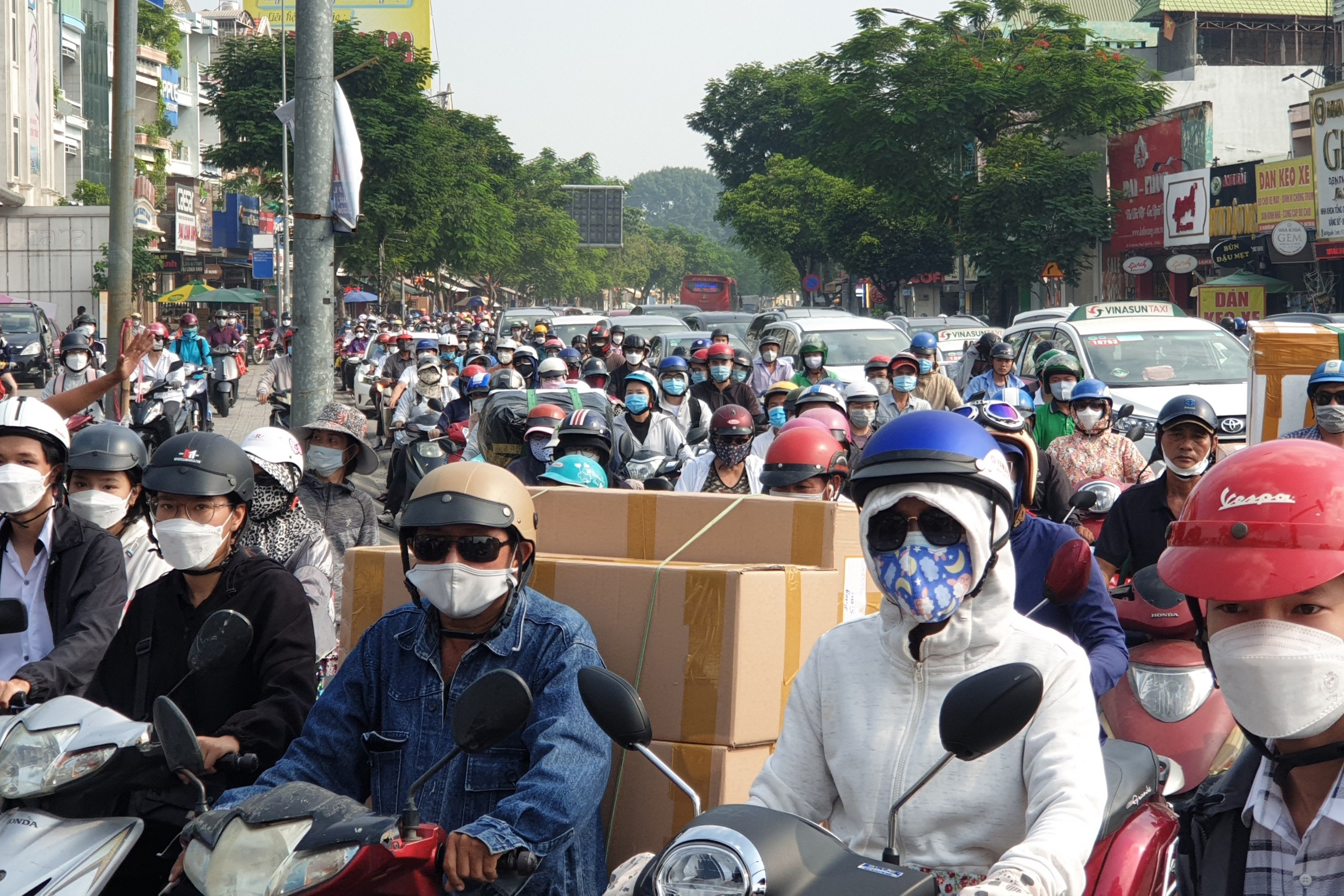 ho tu than giua giao lo TP.HCM anh 2