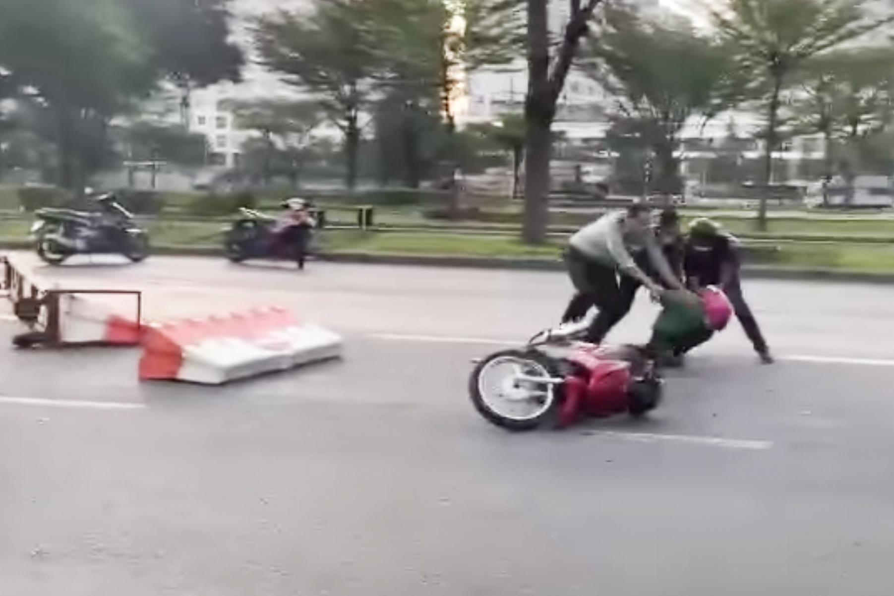 bao ve bat cuop anh 1