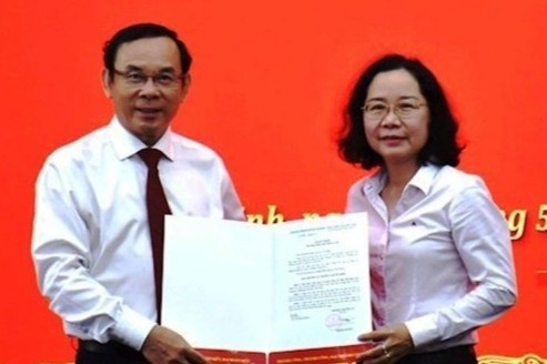 Bi thu quan 4 giu chuc Pho ban To chuc Thanh uy TP.HCM hinh anh