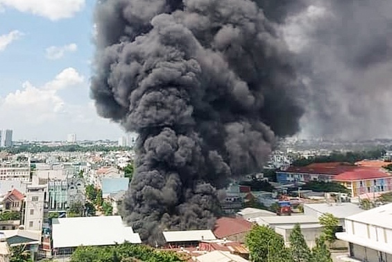 Lua bao trum bai giu xe vi pham o TP Thu Duc hinh anh