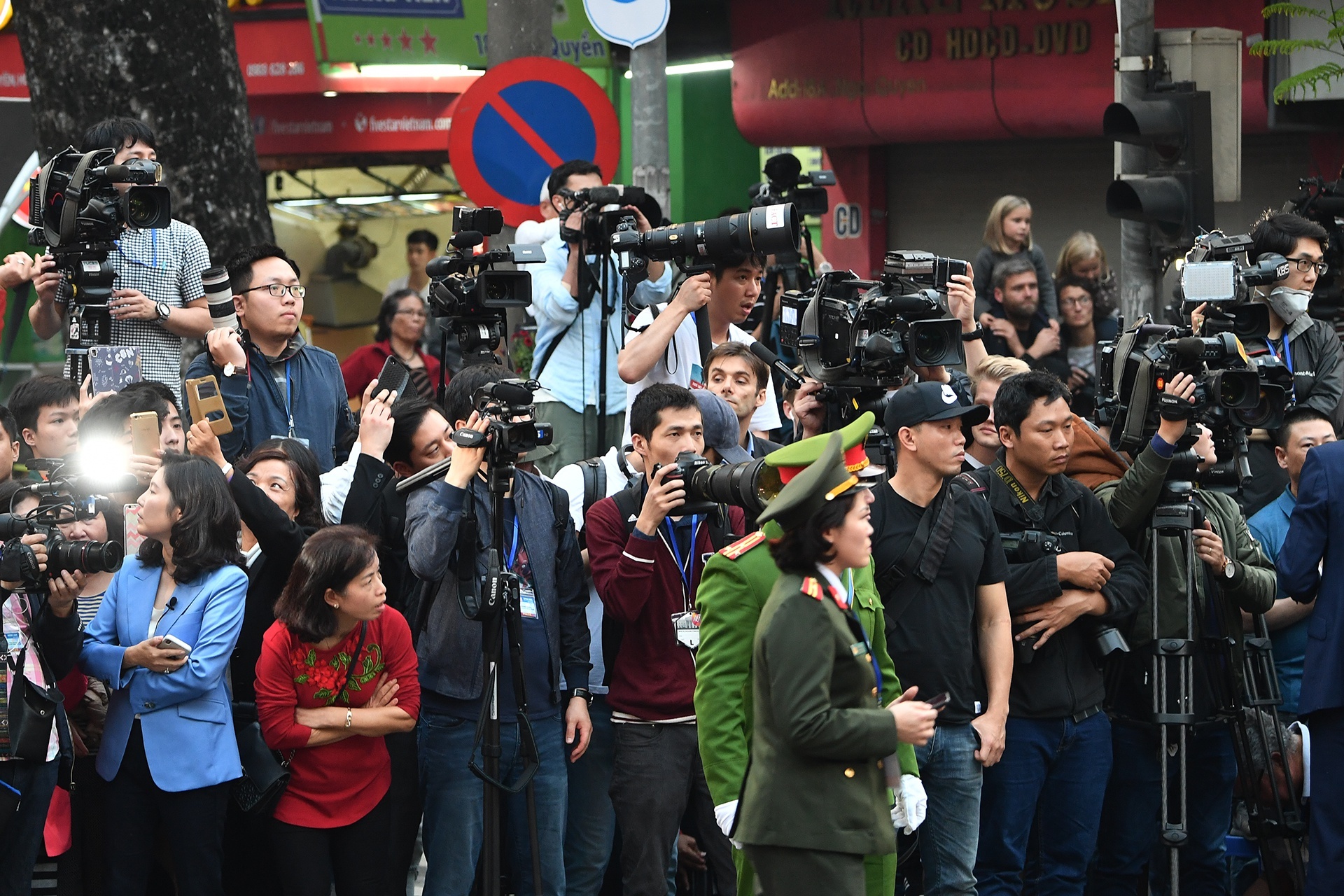 Chu tich nuoc: Bao chi giup ngan chan tham nhung, tieu cuc tu som hinh anh