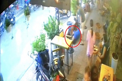 Nam thanh nien bat ngo guc chet trong quan ca phe o TP.HCM hinh anh