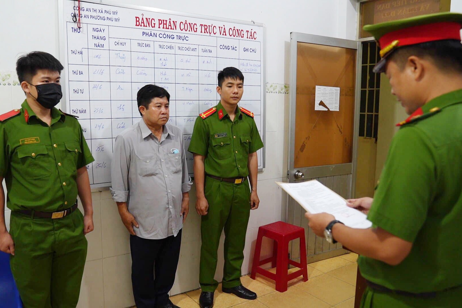 xe Hoa Mai gay tai nan anh 1