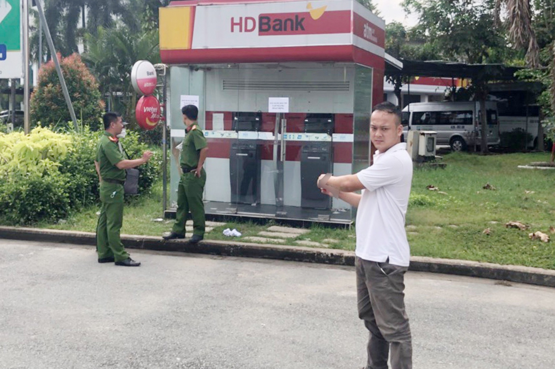 cướp tiền trụ ATM ảnh 1 cuop tien tru ATM anh 1