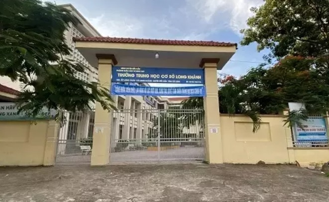 Pho hieu truong o Tay Ninh dam o voi nhieu nu sinh hinh anh
