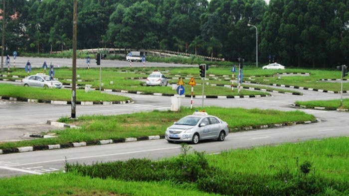 Ha Noi nghiem cam co so dao tao lai oto tuy tien tang hoc phi hinh anh