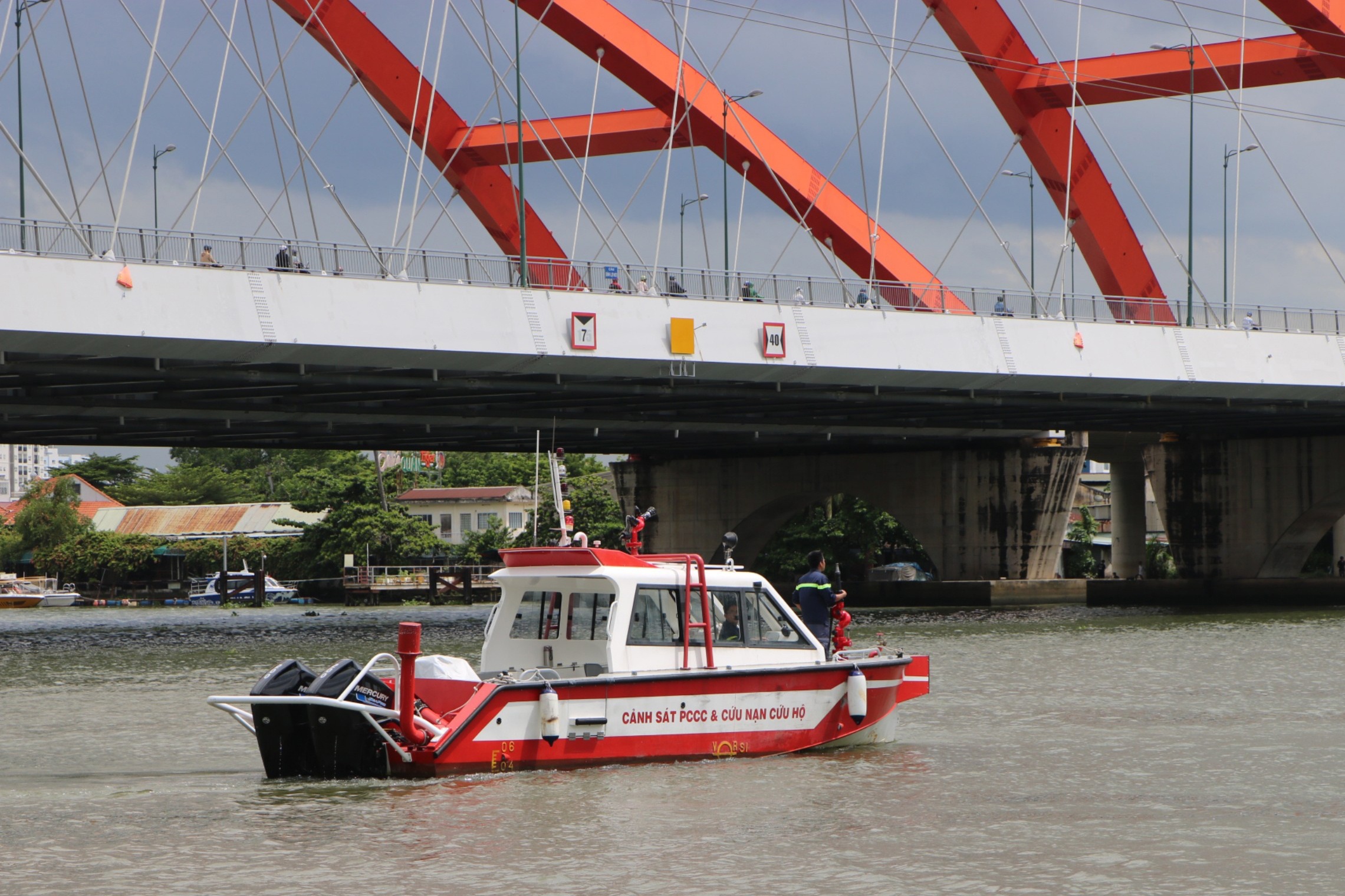 nhay cau Binh Loi anh 1