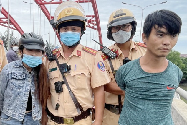 Khong che doi nam nu nghi trom xe may o TP.HCM hinh anh