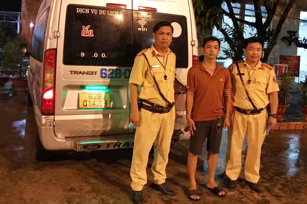 thue xe khach dem di ban anh 1