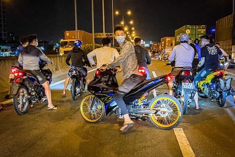 Vay bat hang chuc 'quai xe' chan quoc lo 1 dua xe hinh anh