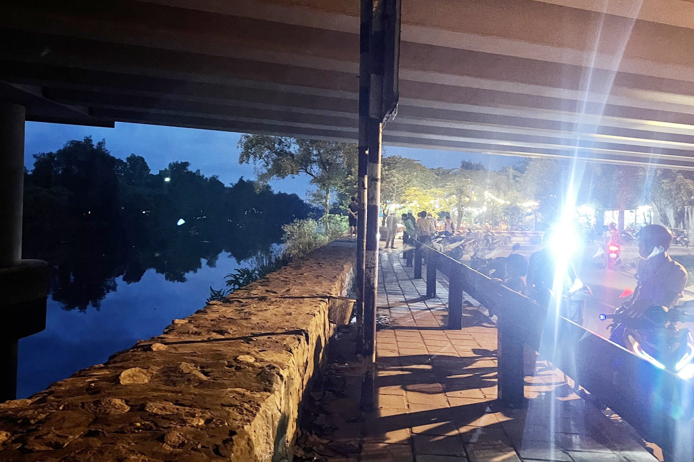 nhay kenh mat tich anh 1