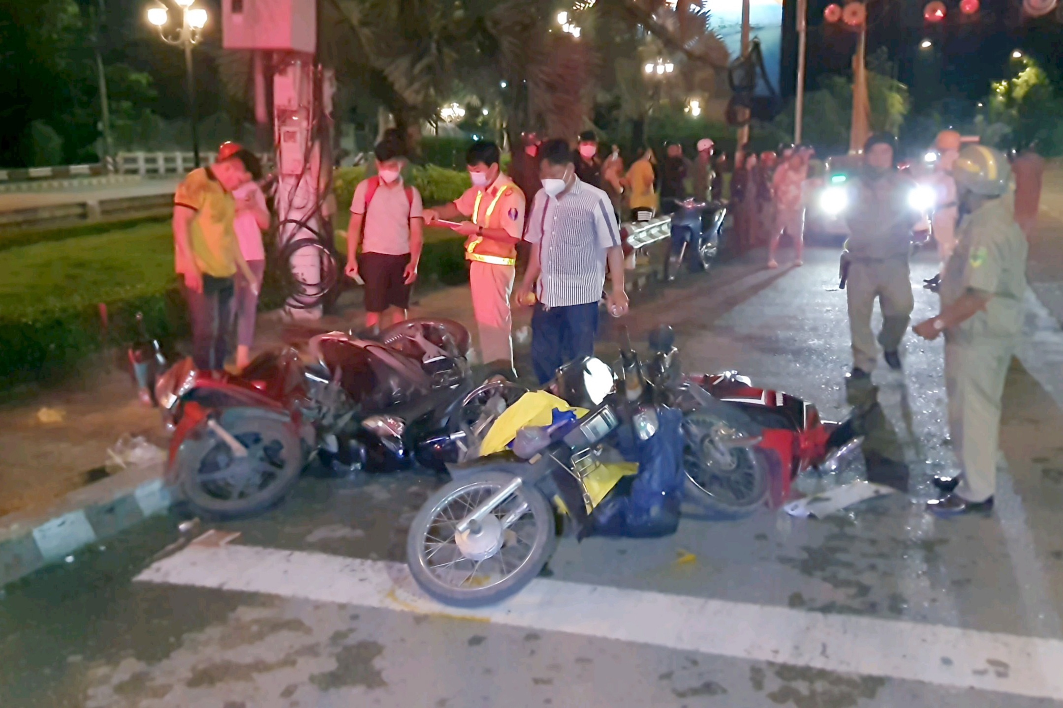 Tai xe say ruou tong nhieu xe may anh 1