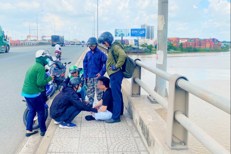 nhay cau Dong Nai anh 1