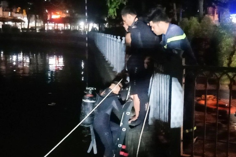 Chay tron cong an, nguoi dan ong chet duoi duoi kenh Nhieu Loc hinh anh