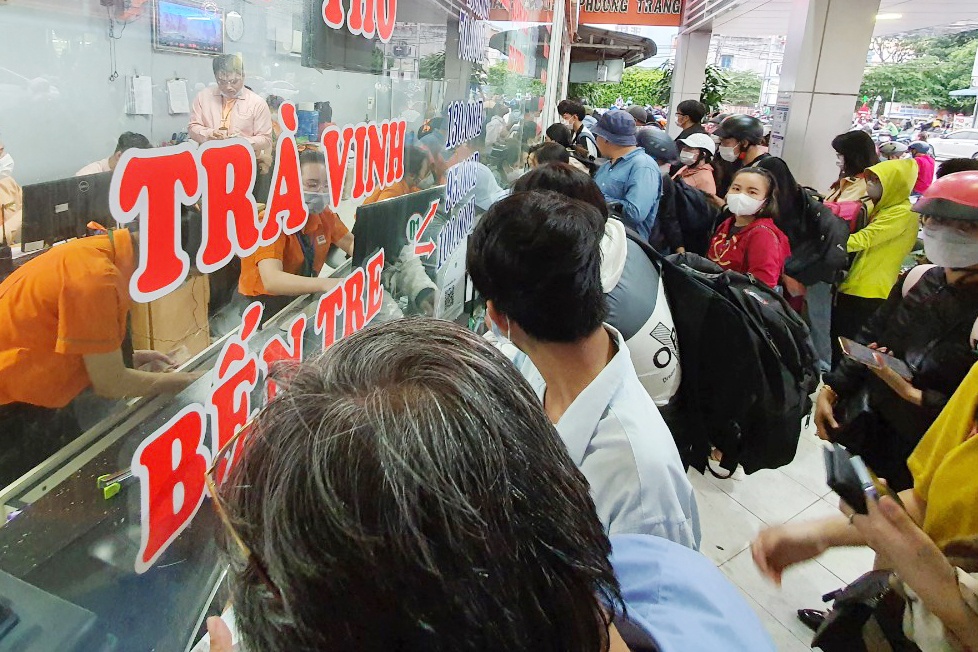 Danh mua ve trai tuyen de ve que kip le 2/9 hinh anh